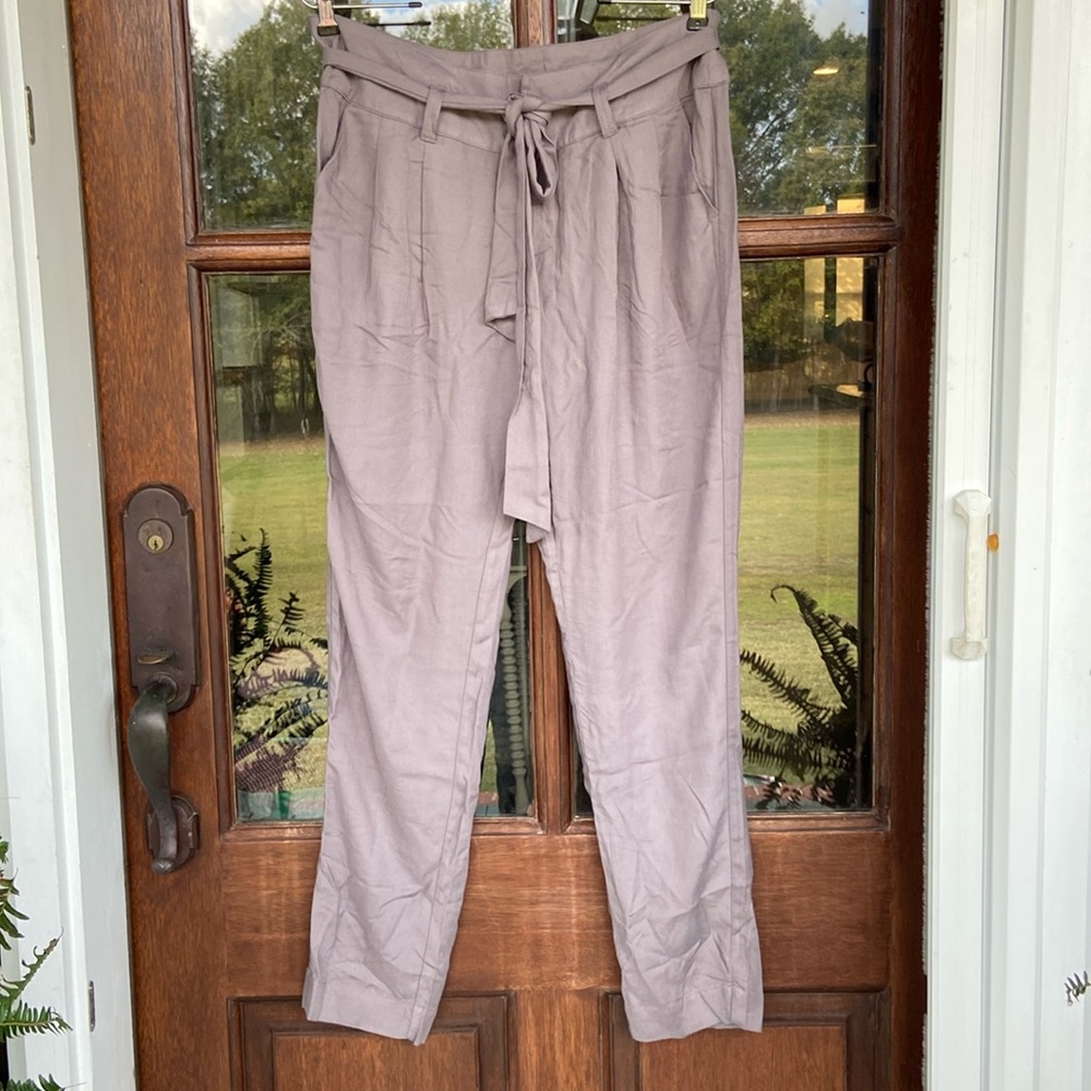 SUNDANCE gray pants with tie belt. NWOT.‎ Size 6